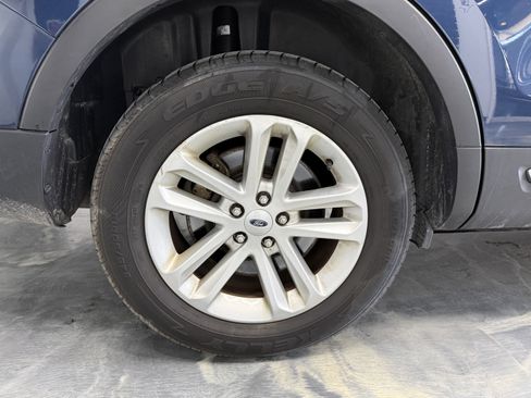 Used 2017 Ford Explorer XLT image 24