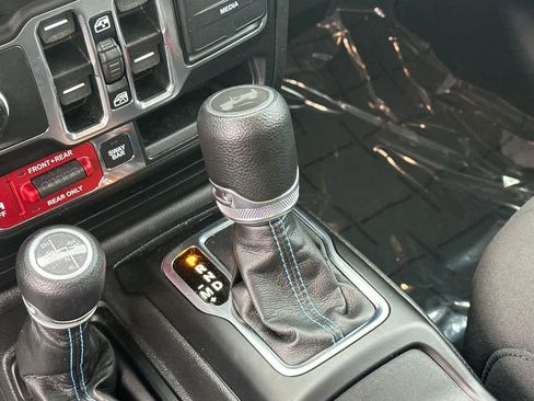 Used 2023 Jeep Wrangler Unlimited Rubicon 4xe w/ Steel Bumper Group image 24