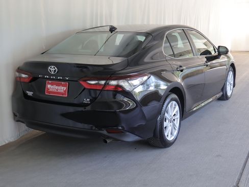 Used 2022 Toyota Camry LE AWD/4WD image 6