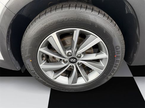 Used 2019 Hyundai Santa Fe Limited image 14