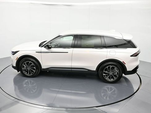 New 2026 Lincoln Nautilus Premier AWD/4WD image 41