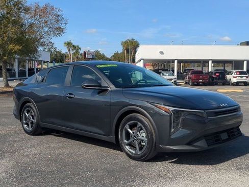 Used 2025 Kia K4 LXS image 2