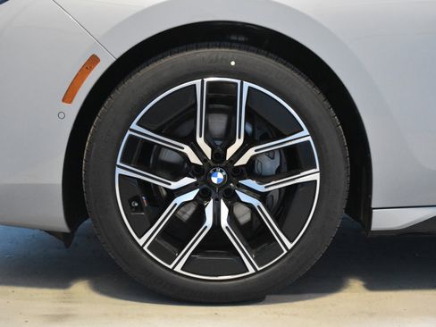 New 2026 BMW 740i xDrive w/ Executive Package image 19