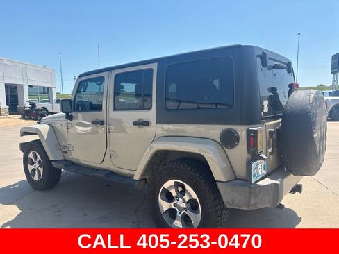 Used 2017 Jeep Wrangler Unlimited Sahara w/ Dual Top Group AWD/4WD image 5