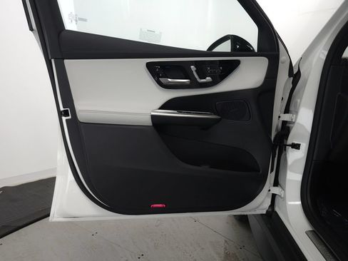 Certified 2026 Mercedes-Benz GLC 300 4MATIC image 5
