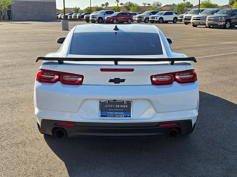 Certified 2023 Chevrolet Camaro LT RWD image 4