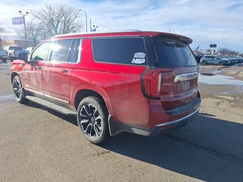 Used 2022 GMC Yukon XL SLT w/ SLT Premium Package image 6
