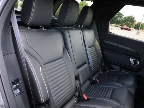 Used 2023 Land Rover Discovery Metropolitan Edition AWD/4WD image 14
