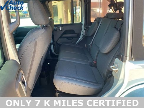 Used 2024 Jeep Wrangler Unlimited Sahara image 21