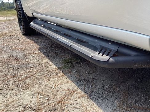 Used 2022 GMC Sierra 1500 AT4X image 11