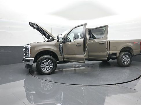 New 2026 Ford F250 Lariat w/ FX4 Off-Road Package image 37