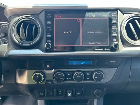 Used 2022 Toyota Tacoma SR5 AWD/4WD image 16