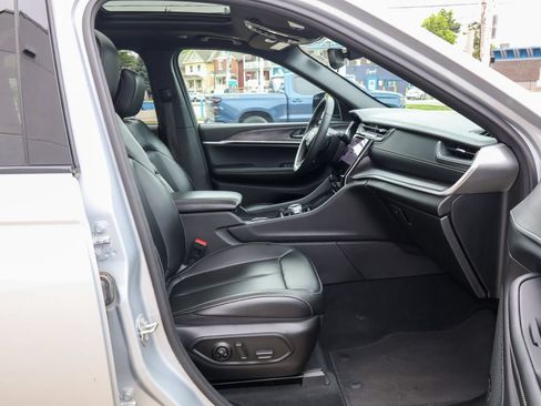 Used 2024 Jeep Grand Cherokee Limited 4xe AWD/4WD image 35