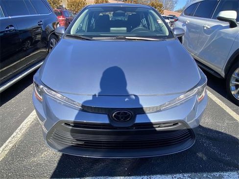 Used 2024 Toyota Corolla LE image 2