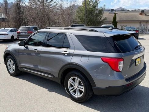Used 2021 Ford Explorer XLT image 7