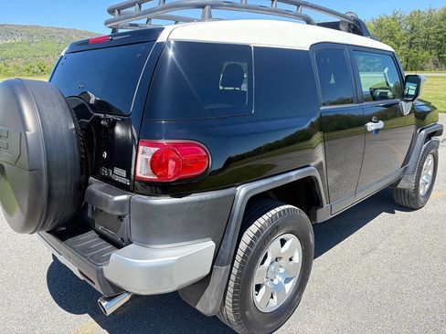 Used 2010 Toyota FJ Cruiser 4WD image 14