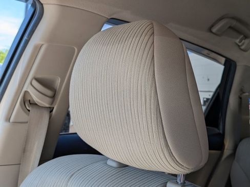 Used 2014 Toyota Venza LE w/ LE Convenience Package image 12