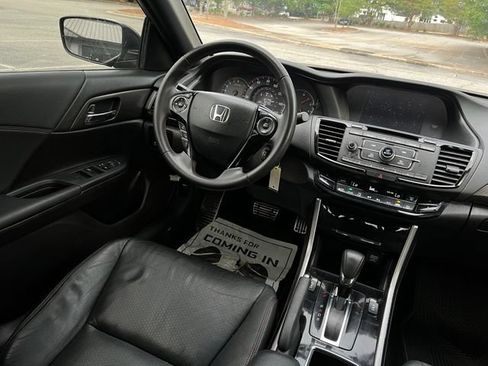 Used 2017 Honda Accord Sport Special Edition image 27