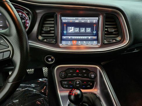 Used 2018 Dodge Challenger R/T Scat Pack RWD image 19