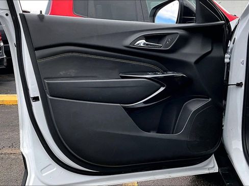 Used 2025 Chevrolet Trax ACTIV FWD image 19