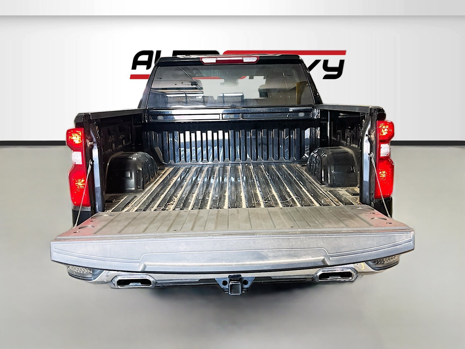 Used 2025 Chevrolet Silverado 1500 LT w/ Z71 Off-Road Package AWD/4WD image 24
