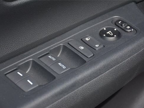 Used 2023 Honda CR-V EX image 9
