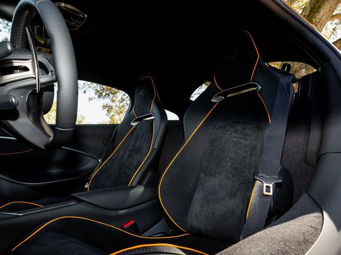 Used 2024 McLaren Artura RWD image 64