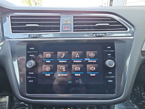 Used 2024 Volkswagen Tiguan SEL R-Line AWD/4WD image 21