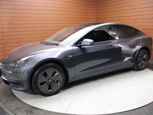 Used 2023 Tesla Model 3 Standard Range image 37