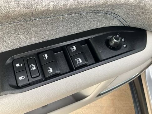 Used 2022 Jeep Compass Latitude w/ Convenience Group image 5