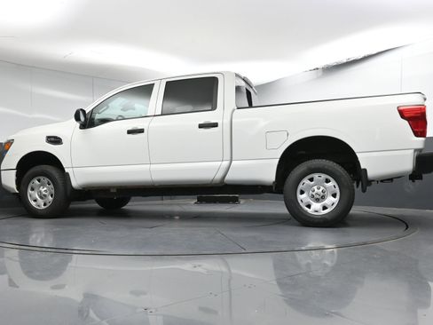 Used 2022 Nissan Titan S image 30