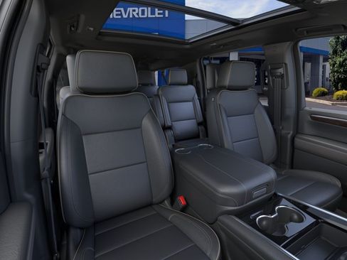 New 2026 Chevrolet Suburban Premier AWD/4WD image 16
