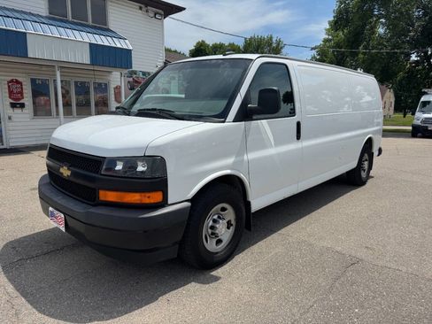 Used 2018 Chevrolet Express 3500 Extended w/ Driver Convenience Package image 2