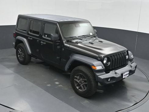 Used 2024 Jeep Wrangler Unlimited Sport AWD/4WD image 35