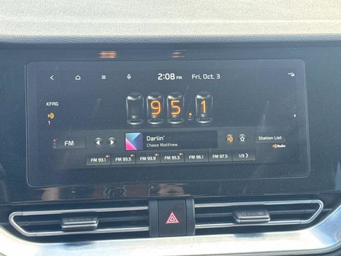 Used 2022 Kia Niro EX image 13