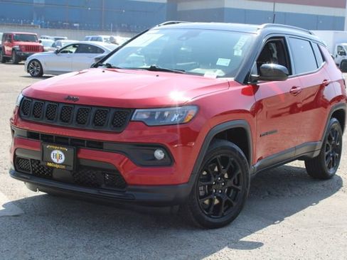 Used 2023 Jeep Compass Altitude image 9
