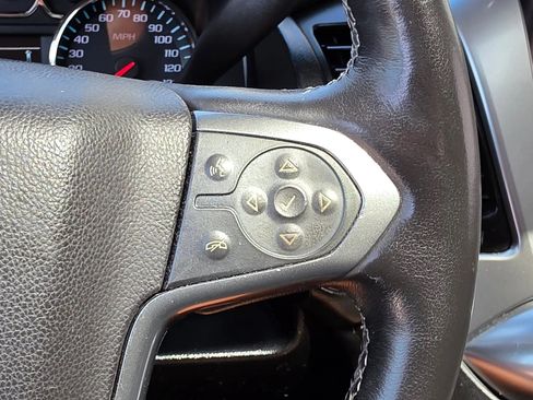 Used 2015 Chevrolet Suburban LTZ RWD image 23