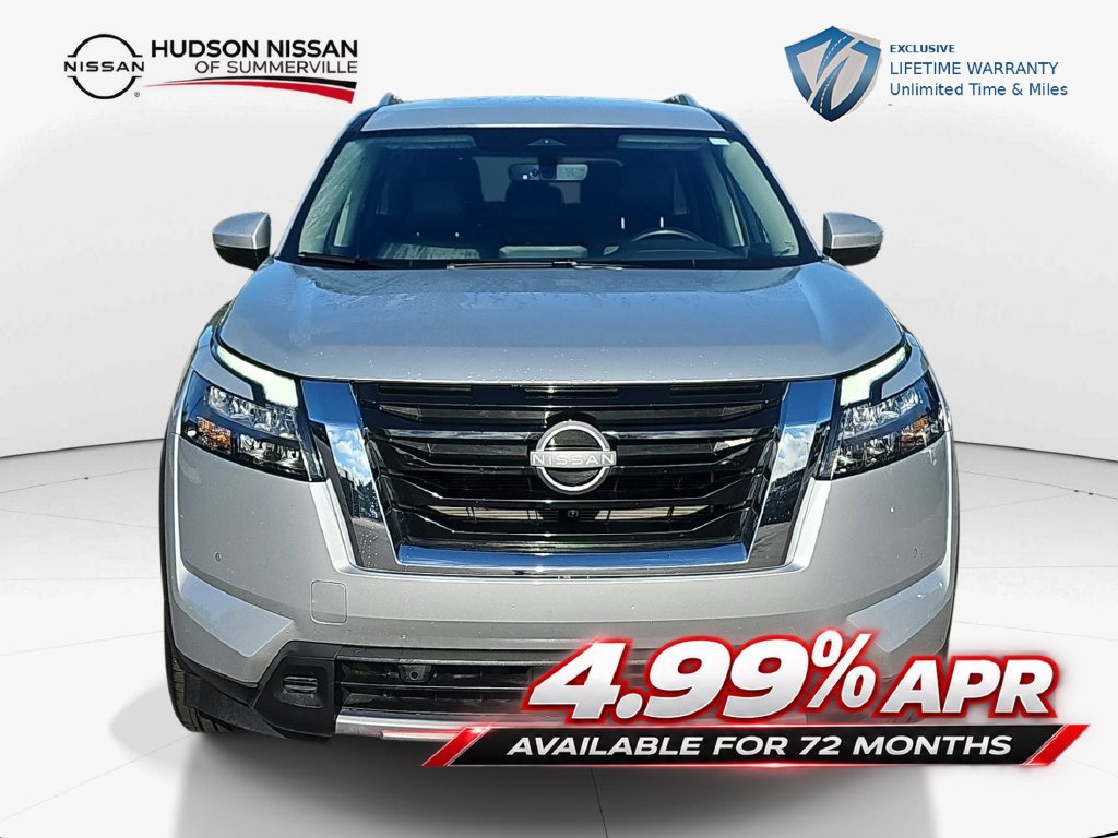 Used 2025 Nissan Pathfinder SL FWD image 13