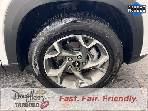 Used 2025 Chevrolet Trax LT image 19