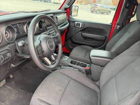 Used 2023 Jeep Gladiator Sport image 16