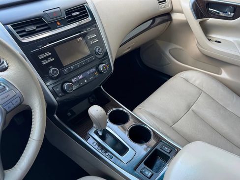 Used 2015 Nissan Altima 2.5 SL w/ Moonroof Package FWD image 31