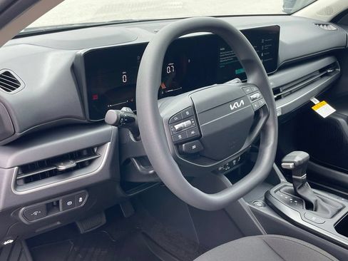 New 2026 Kia K4 FWD image 9