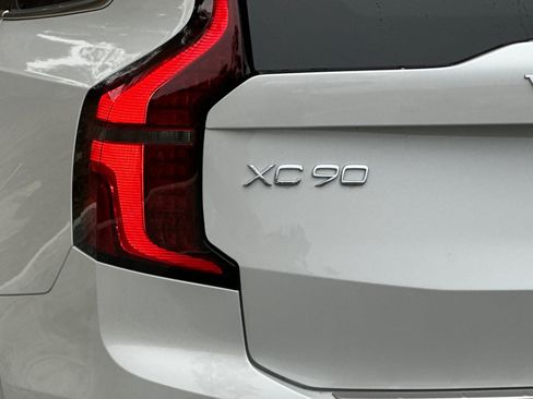 New 2026 Volvo XC90 B6 Plus w/ Protection Package Premier image 7
