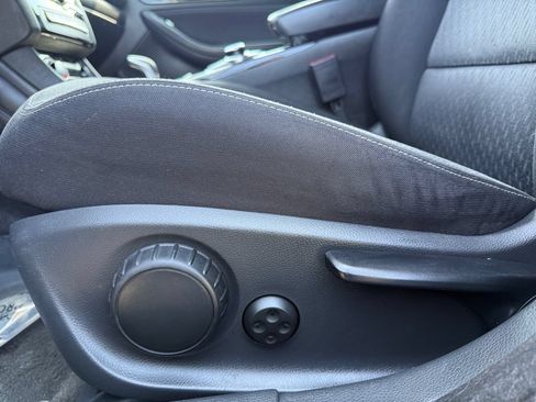 Used 2018 INFINITI QX30 FWD image 8