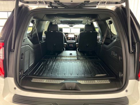 Used 2025 GMC Yukon XL Denali Ultimate w/ LPO, Floor Liner Package image 30
