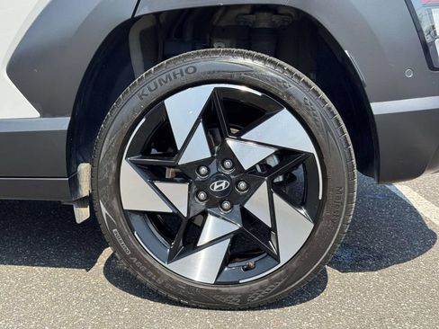Used 2024 Hyundai Kona Limited AWD/4WD image 9