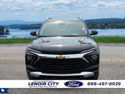 Used 2025 Chevrolet TrailBlazer LT w/ Convenience Package FWD image 8