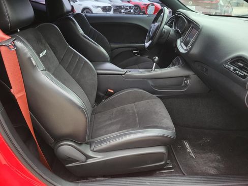 Used 2015 Dodge Challenger SRT Hellcat RWD image 9