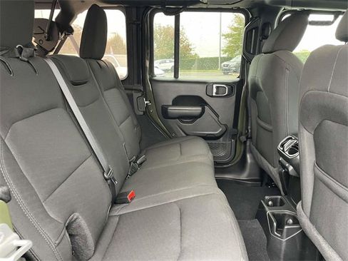 Used 2022 Jeep Wrangler Unlimited Sport image 27