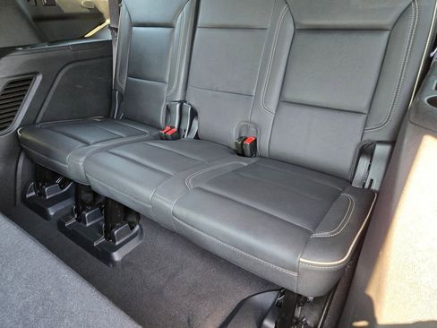 Used 2023 GMC Yukon SLT image 14